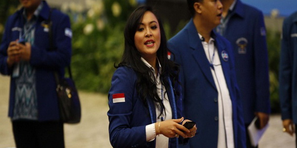 SK pemecatan Angie tengah...