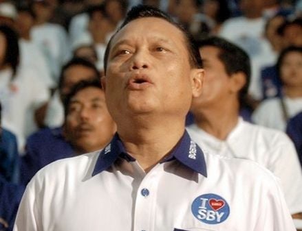 Persidangan perdana,...