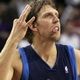 Nowitzki gemilang, Maveriks...