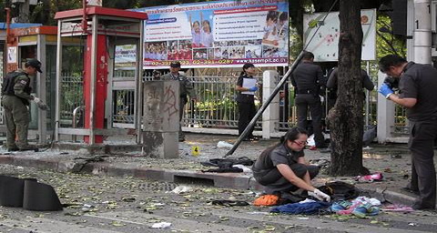 Dua tentara Thailand...