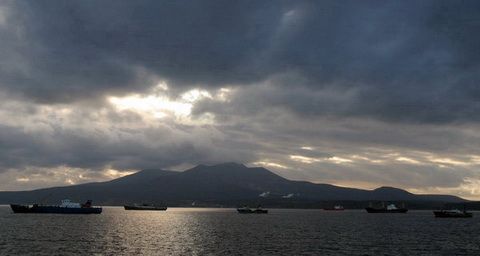 Jepang minta Rusia kembalikan...