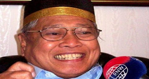 Fanny Habibie terkena...