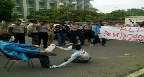 Mahasiswa: BBM hajat...