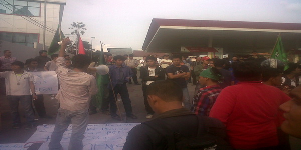 Tolak kenaikan BBM,...