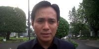 Keluarga besar dampingi...