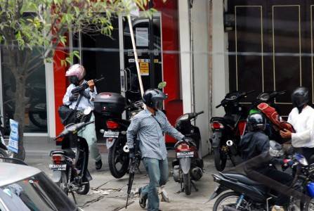 Teroris Bali incar money...