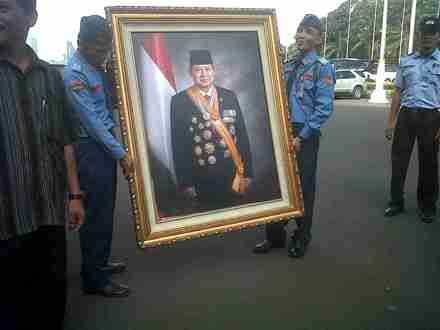 Penangguhan penahanan...
