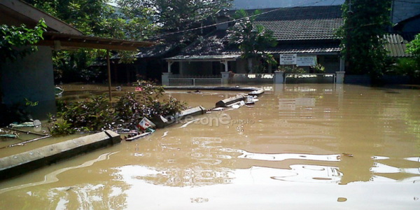 Awas Jakarta banjir,...