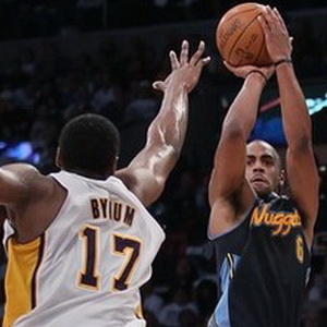 Bynum bawa Lakers hancurkan...