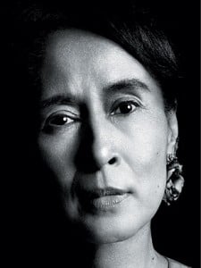 Suu Kyi akhiri boikot...