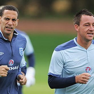 Hodgson bingung pilih...