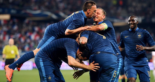 Awas, benteng Les Bleus...