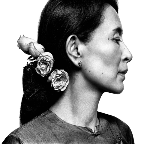 Suu Kyi memulai tur...