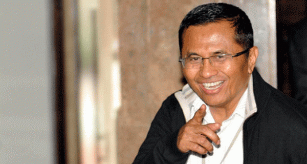 Dahlan: Di pesantren...