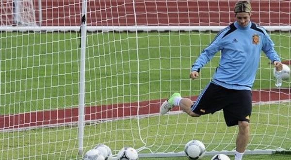 Spanyol pakai tridente,...