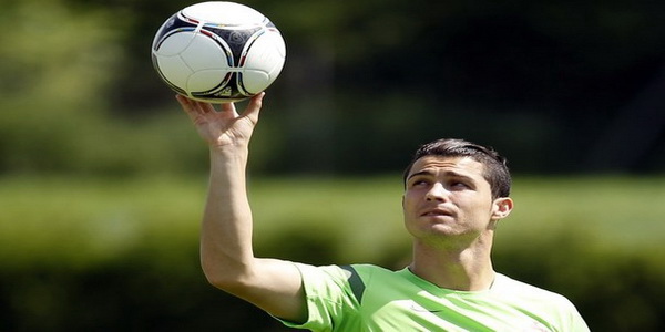 CR7 kecilkan Spanyol