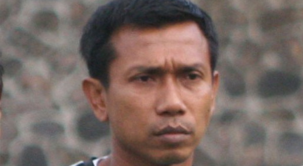 Menyerang versus bertahan