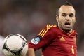 Iniesta tak peduli soal...