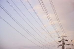 PLN kerjakan proyek...