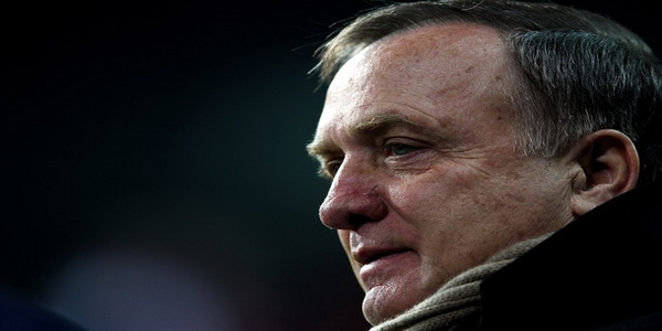 Advocaat dukung Van...