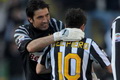 Buffon pakai nomer 10?