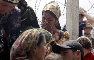12 tentara dan 30 pejuang...