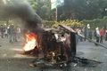 1 mobil Jasa Marga dibakar,...