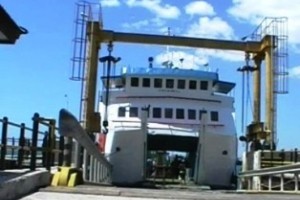 Gelombang 6 meter, kapal...