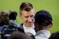 Bendtner ancang-ancang...