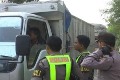 Nekat beroperasi saat...
