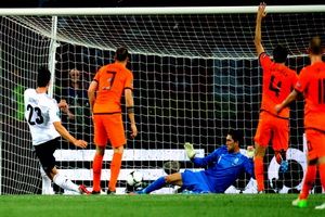 Belanda makin terpuruk