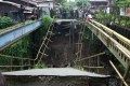 Jembatan penghubung...