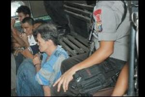 Dikepung, bandar besar...