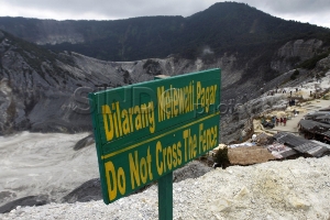 Tangkubanparahu masih...