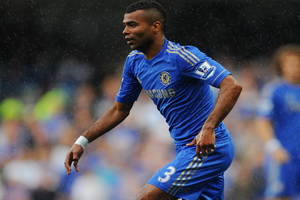 Gol tunggal Ashley Cole,...