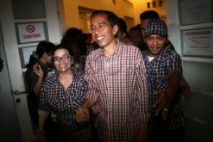 Jokowi berencana rombak...