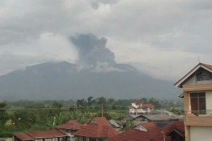 Marapi meletus, Kabupaten...