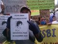 Ratusan buruh long march...