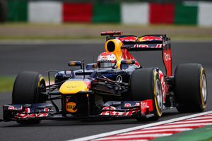 Vettel tempati pole...