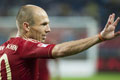Robben pertimbangkan...