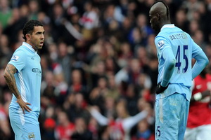 Gol Tevez tumbangkan...