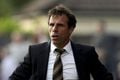 Zola favoritkan Chelsea...
