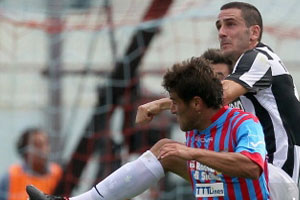 Gol tunggal Vidal, bawa...