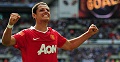 Jeda pertandingan, Chicharito...