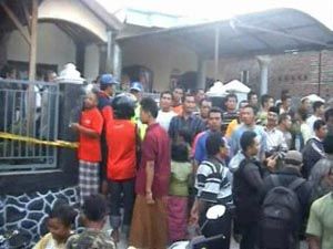 Pasutri bunuh diri dalam...