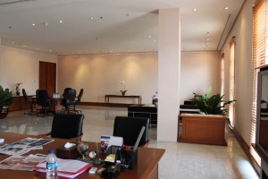 Ruang kerja Ahok diserbu...