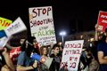 Ratusan warga Tel Aviv...