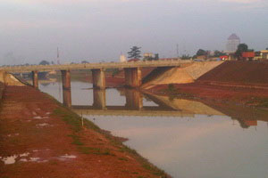 Atasi banjir, bangun...
