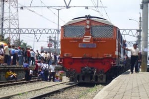Sore ini, kereta Jakarta-Bogor...