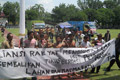 Warga Cengal bermalam...